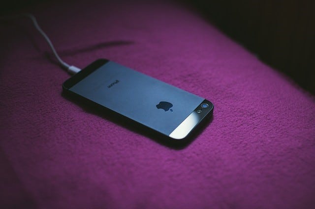 5 Cara Menjaga Kesehatan Baterai iPhone Agar Tahan Lama